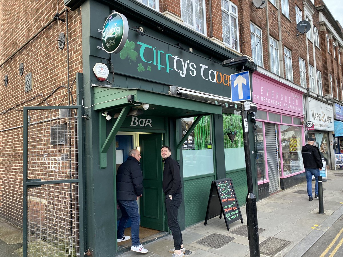 _Citizen_Canes's tweet image. Out &amp;amp; about with the #Prows supporting NL football @NGUfootballclub 0-1 @RomfordFC well done Darren the big lad 🙌🏻⚽️🍺👏