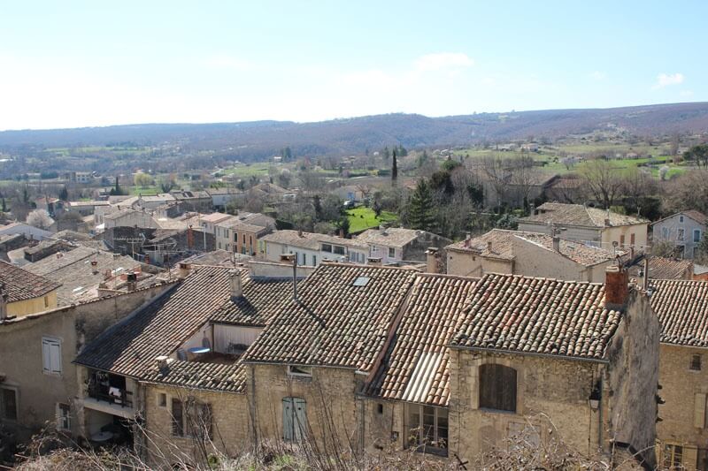 luberonfr's tweet photo. Avec son panorama exceptionnel sur la vallée du Luberon, Mane est un véritable havre de paix 😄

#tourisme #france #travel #nature #tourism #voyage #vacances #photography #photo #travelphotography #patrimoine #landscape #luberon #provence #picoftheday #photooftheday #tourismepaca https://t.co/zeC1C1JGbl