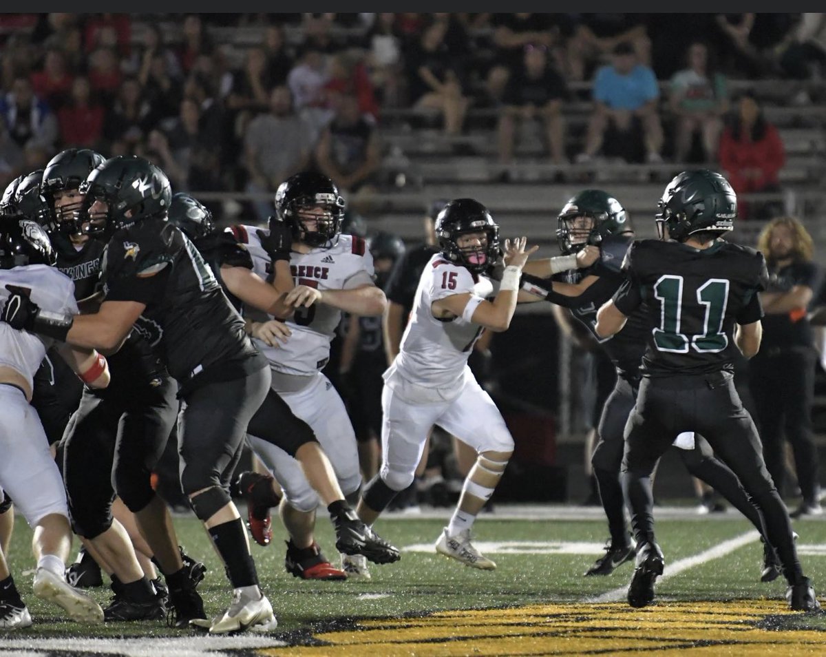 cameroncastle45's tweet photo. Post about all of my numbers From max week⬇️@LCHS_Bulldogs 
40 yard dash-4.79
Squat-395
Bench-275
Over head tire toss-9 yards
20 yard dash-2.64
Deadlift-405
Power clean-225
shuttle- 4.61
@GoKnightsFB @CRK_25_MU @EKUFootball #kentuckyhighschoolfootball #kentuckyfootball https://t.co/IiFK8uBZGF