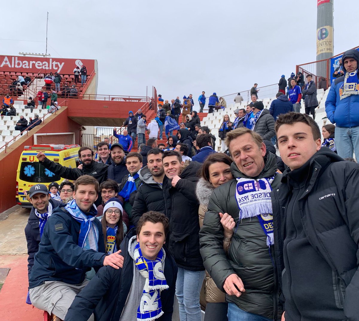 PAzulFuracu's tweet photo. Desde Madrid son pocas las veces que os podemos vivir en directo, @RealOviedo.

Gracias por el trato y por la victoria, nos vemos pronto en Alcorcón.
#MadridOviedista #PeñaAzulFuracu https://t.co/FOf2Cnaiic