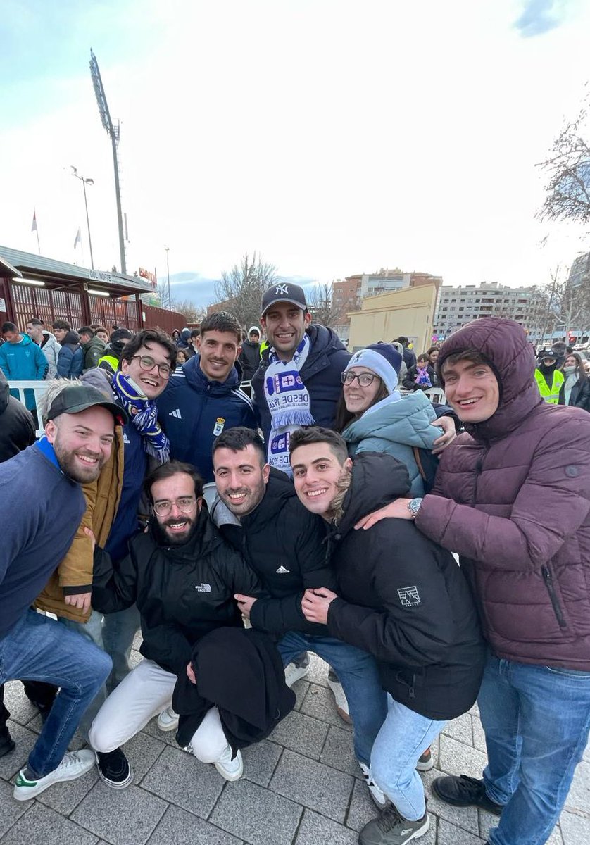 PAzulFuracu's tweet photo. Desde Madrid son pocas las veces que os podemos vivir en directo, @RealOviedo.

Gracias por el trato y por la victoria, nos vemos pronto en Alcorcón.
#MadridOviedista #PeñaAzulFuracu https://t.co/FOf2Cnaiic