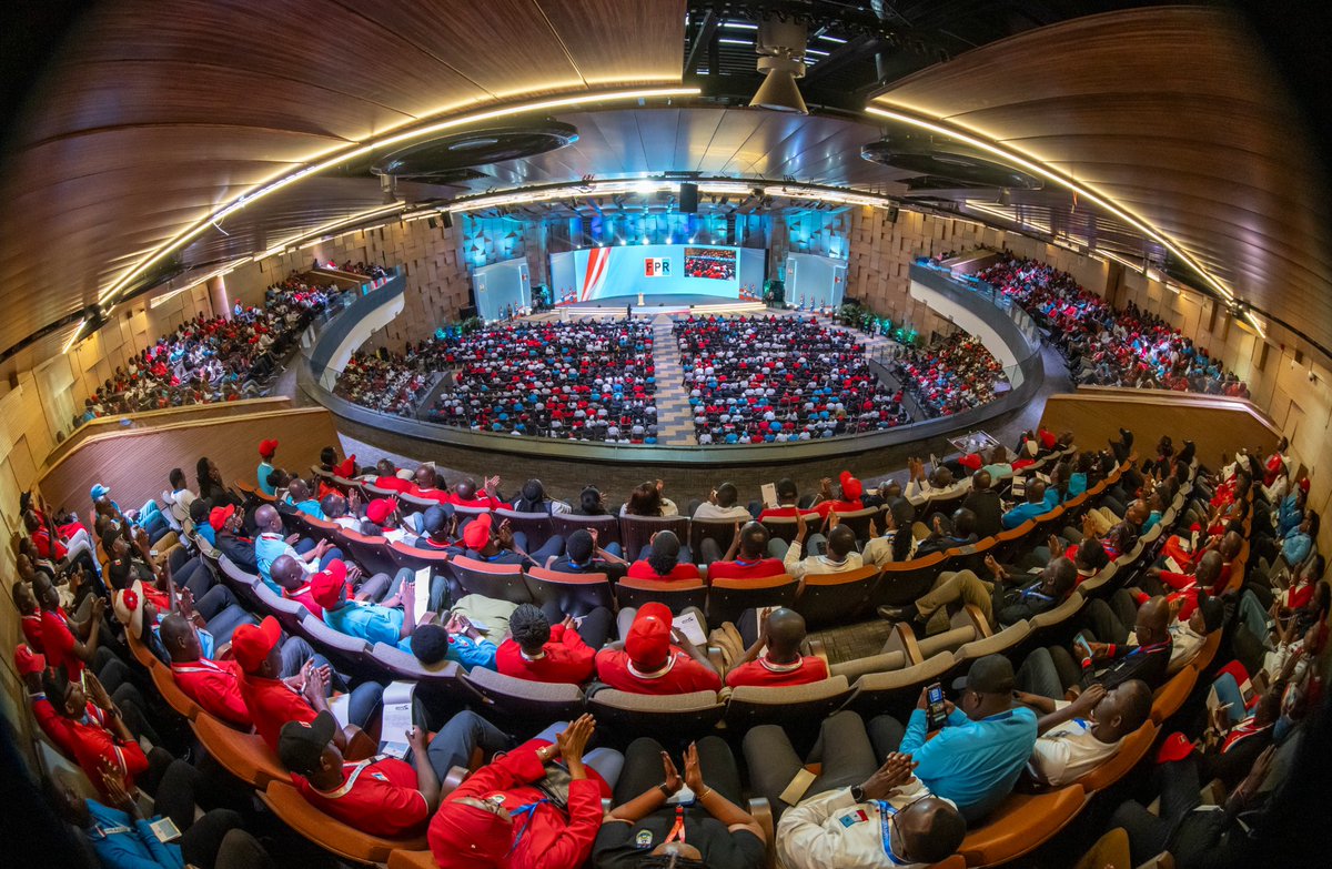 President Kagame who is also the Chairman of @rpfinkotanyi, today accepted the party’s nomination to be its candidate in the upcoming presidential elections. The President was endorsed in a party congress that convened over 2,000 party members.