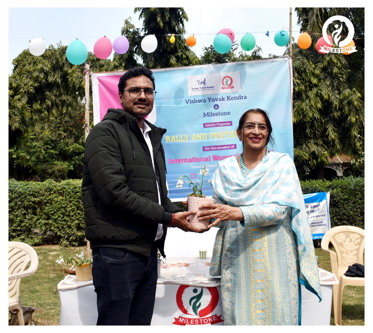 MilestoneNgo's tweet image. MILESTONE, in collaboration with Vishwa Yuvak Kendra and FANSA, organized a Painting competition, Rally and cycle rally to bring forward the theme &apos;Invest in women: accelerate progress&apos;.

#IWD2024 #internationalwomensday #FANSA #VishwaYuvakKendra