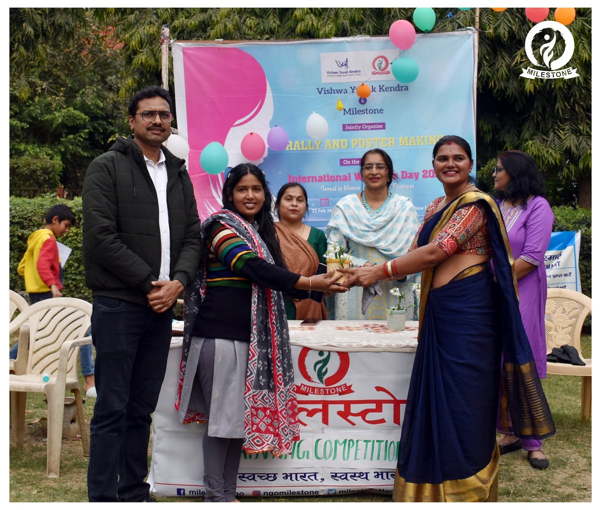 MilestoneNgo's tweet image. MILESTONE, in collaboration with Vishwa Yuvak Kendra and FANSA, organized a Painting competition, Rally and cycle rally to bring forward the theme &apos;Invest in women: accelerate progress&apos;.

#IWD2024 #internationalwomensday #FANSA #VishwaYuvakKendra
