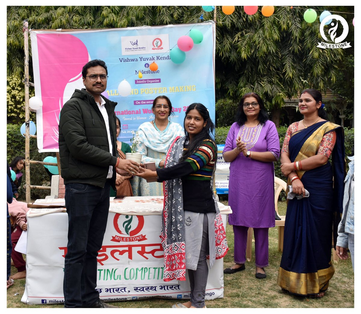 MilestoneNgo's tweet image. MILESTONE, in collaboration with Vishwa Yuvak Kendra and FANSA, organized a Painting competition, Rally and cycle rally to bring forward the theme &apos;Invest in women: accelerate progress&apos;.

#IWD2024 #internationalwomensday #FANSA #VishwaYuvakKendra