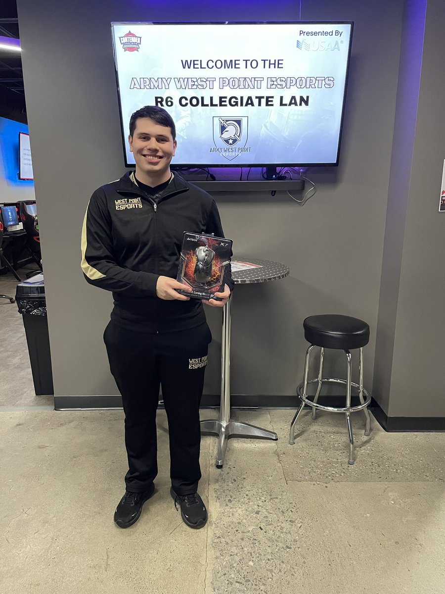 ContenderHV's tweet photo. Congrats to all of our raffle winners!
@armywpesports #R6 Invitational presented by @USAA!
#winwithhonor #collegeesports #collegiateesports #LAN #esports #hudsonvalley https://t.co/BA8nZVhWIX