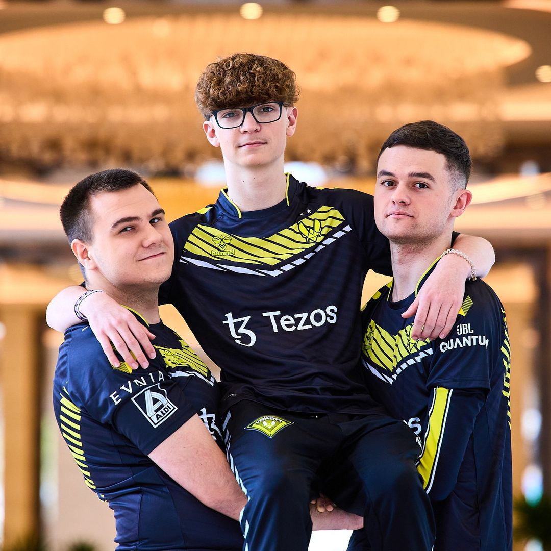 LES 4 F(R)ANTASTIQUES 🇫🇷 SERONT À COPENHAGUE POUR LE MAJOR #RLCS ! 🇩🇰

<a href="/KarmineCorp/">Karmine Corp</a> #KCWIN 
<a href="/TeamBDS/">TeamBDS</a> #BDSWIN 
<a href="/gentlemates/">Gentle Mates</a> #M8WIN 💚
<a href="/TeamVitality/">Team Vitality 🐝</a> #VITWIN 

4/4.
12/12 joueurs francophones.
LA FRANCE EST SUR LE TOIT DE L'EUROPE ! 🇫🇷 > 🇪🇺
