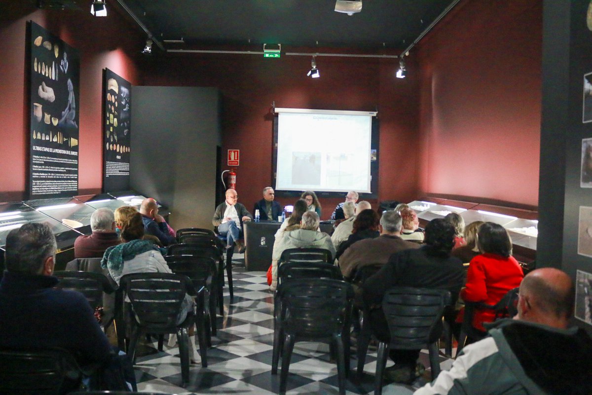IUV_SanPedro's tweet photo. 🔻Hoy celebramos la presentación del informe de las calles afectadas por la ley de #MemoriaDemocrática en #SanPedroDelPinatar.

‼️Para exigir la retirada inmediata del callejero franquista de nuestro pueblo

✊️Y la necesidad de verdad, justicia y la reparación de las víctimas. https://t.co/VAAX3jxx8C
