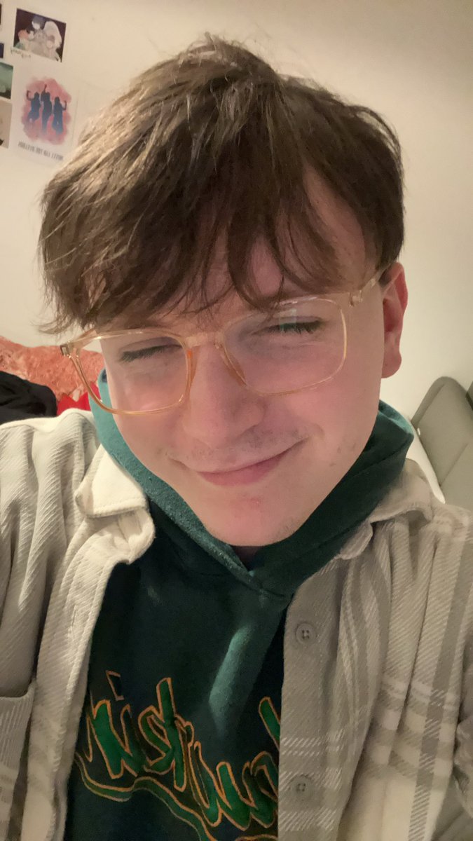 conorethann's tweet photo. look so poo but going out for dinner w my family :D https://t.co/MDTn2LoFcJ