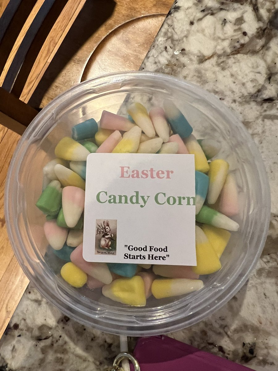 This should have a trigger warning for all you candy corn fans out there. #CrimesAgainstHumanity #candycorn