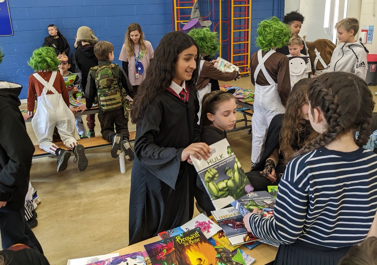 sonningprimary's tweet image. Another great #BookSwap for World Book Day! This is such a great way for children to share their love of reading and discover exciting new books. What a fantastic opportunity to #BuildStrongFoundations as they build a lifelong love of reading.
