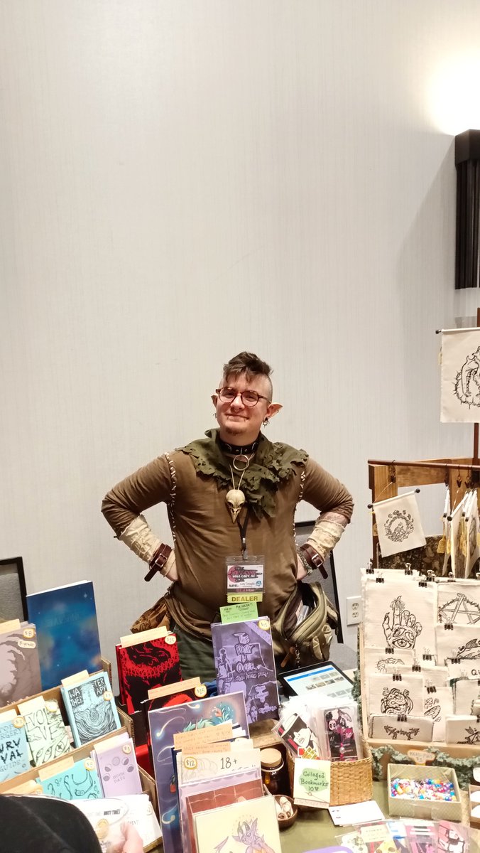 AnimalTownCon's tweet image. Finally recovered from Ret-Con. What a great convention! So many good panels.    Please thank the Con Staff at Ret-Con for putting on such a good convention!
#RetCon #convention