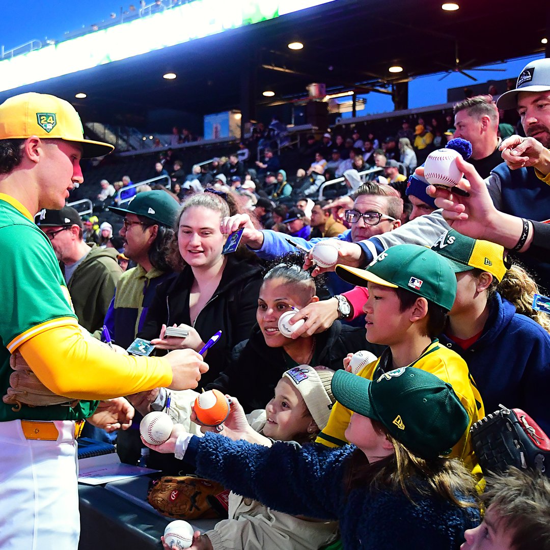 Where does getting at autograph sit in your list of things to do at a ballgame⚾?  @aviatorslv @athletics
