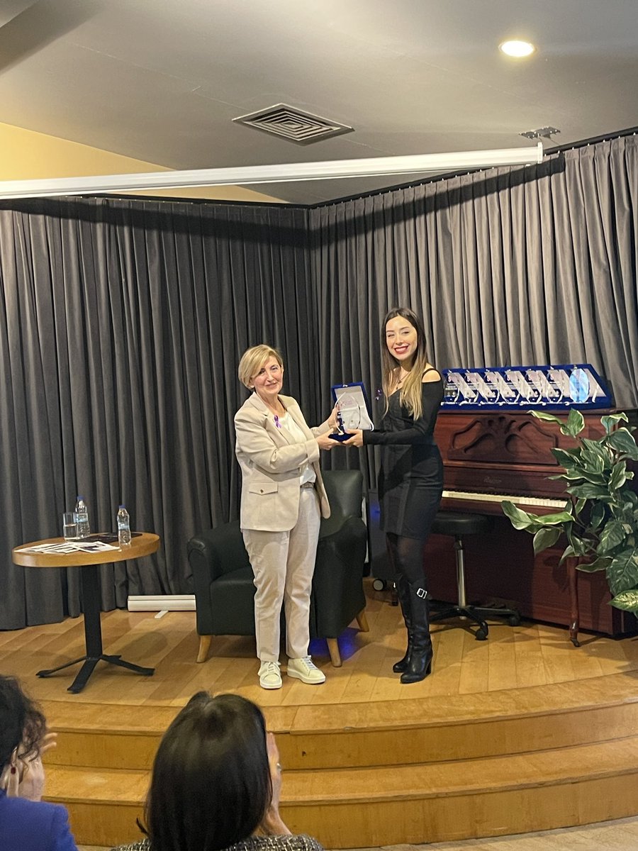 <a href="/ilsaistanbul/">ILSA Istanbul</a> 
#8MartDünyaKadınlarGünü kapsamında çok anlamlı bir etkinliğe imza attı..
"İlk adımın zorluğunu cesaretleriyle aşan tüm öncü kadınlarımızdan ilhamla" ödülleri takdim edildi.. 👇🏼