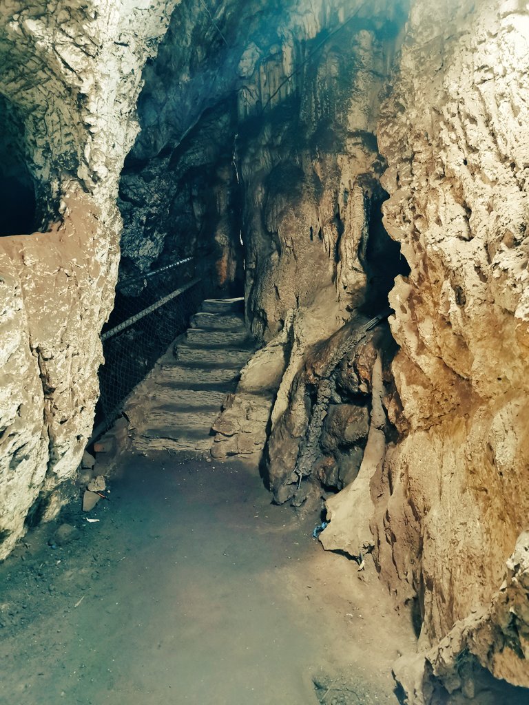 k_munedzimwe's tweet photo. @Gary161718 My shot down the tunnel to the Dark Cave https://t.co/5oALbDZ09a