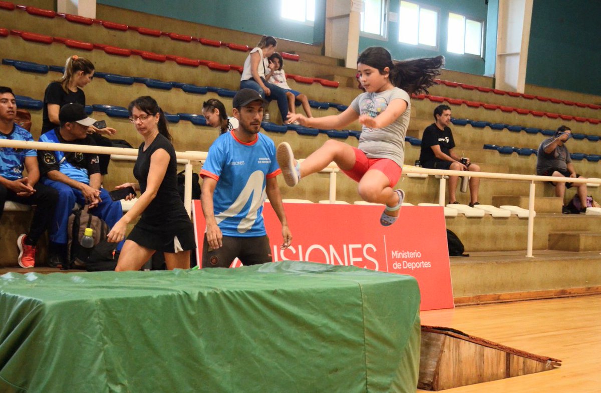 Hoy, en el CePARD, presentamos el programa Escuelas de Iniciación Deportiva.

▶️Atletismo, atletismo adaptado, vóley, tenis, hockey, gimnasia, boxeo, lucha, taekwondo y judo. 

➡️Clases abiertas y gratuitas semanalmente

ℹ️Info e inscripciones ➡️ deportes.misiones.gob.ar/programa-escue…