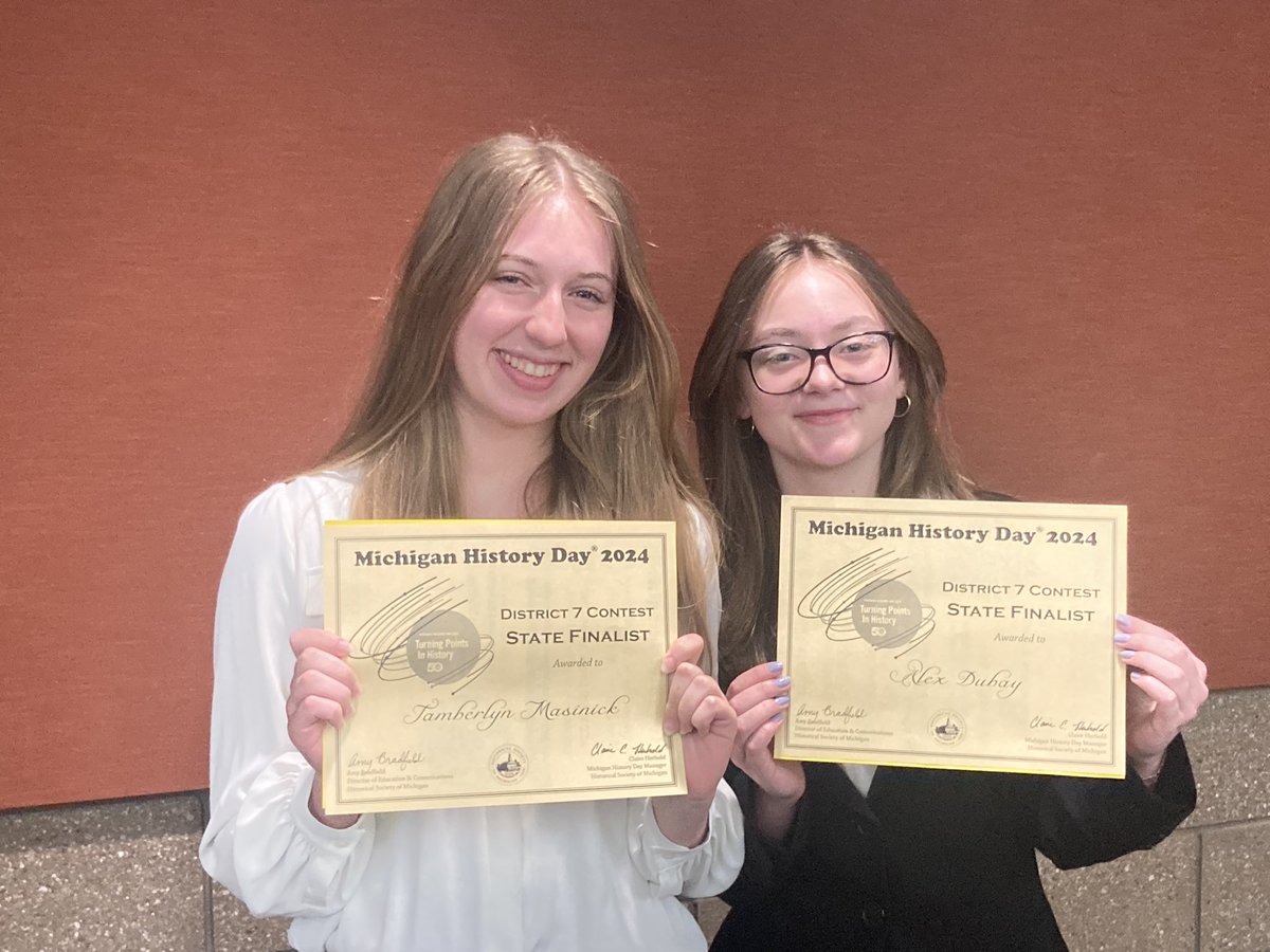 tfugate_rms's tweet photo. Today was the District 7 History Day Competition - all 10 of the FHS students who participated are moving on to the state competition! Can’t wait to see their feedback and how their projects evolve!
Below are some of the State Finalists! https://t.co/gg2U8Z5wse