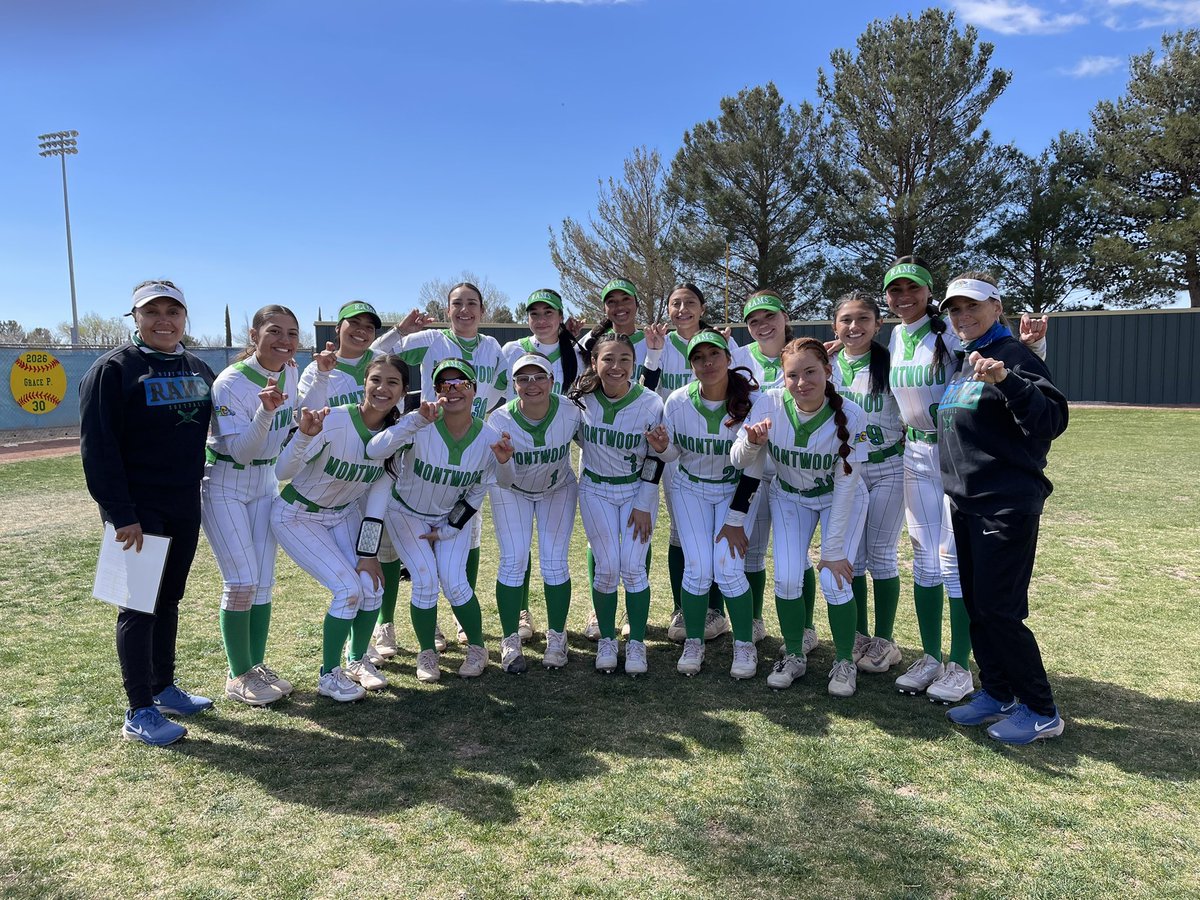 Varsity girls-Way to #EarnYourHorns @mhs_sb with a great win 12-2 over Eastlake 🥎💙💚@MontwoodHS