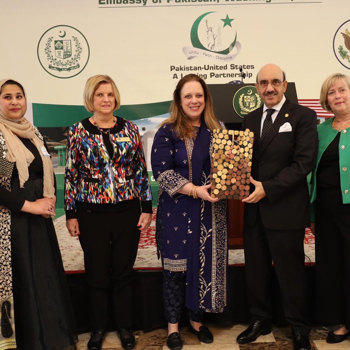NidaJamal786's tweet photo. @THIS4Diplomats in collaboration with @PakinUSA hosted an event for the diplomatic community to explore the colors of Pakistan. On behalf of @THIS4Diplomats I would like to thank the Embassy of Pakistan, His Excellency, Ambassador @Masood__Khan for this wonderful collaboration. https://t.co/Fpa6DPCLqw