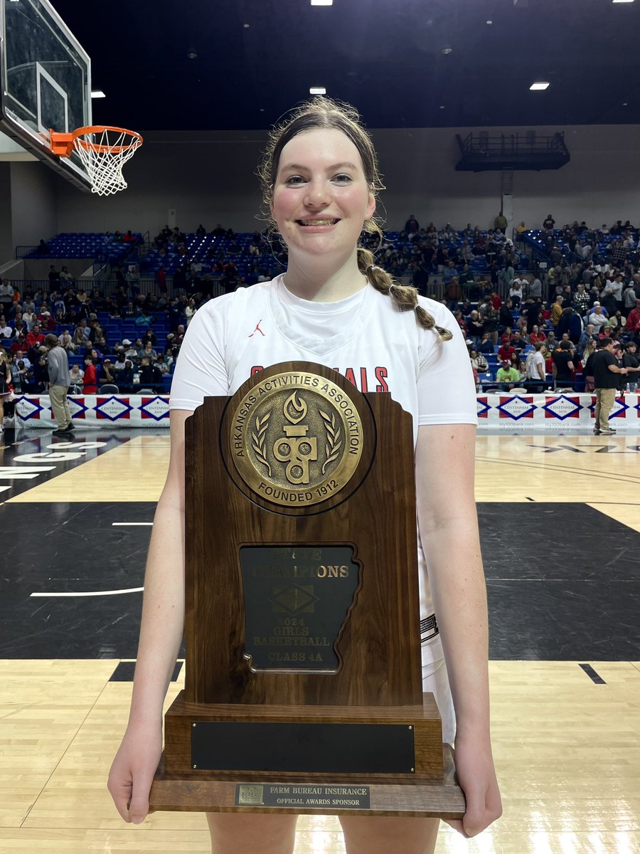 GradyMajors's tweet photo. 2025 6’3 W Zoey Bershers @BershersZoey is SPECIAL‼️

📑Season Stats- Avg 20mp due to MOV
11 ppg (FG 57% eFG% 62%) 7.2 rpg 2.8 bpg

🥇SCHOOL RECORD
👋🏻107 Blocks in a Single Season

🏀 State Tournament Performances 🏀
Game 1
14 pts 7 reb 2 stl 1 blk
Game 2 
18 pts 11 reb 3 ast 6 blk
🏆Championship Game🏆
11 pts 6 reb 2 stl 4 blk

It’s Time College Coaches ☎️