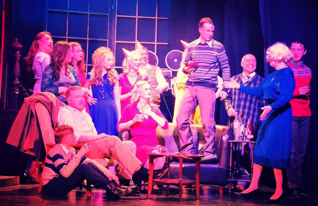 I enjoyed visiting #Ilkley ☺️ And loved <a href="/Ilkley_Operatic/">Ilkley Musical Theatre Society</a>’s production of #SunsetBoulevard 🥰 They put on a wonderful show with a fab performance by their talented cast of singers 🤩 The orchestra was brilliant &amp; great set, costumes, lighting etc 👏🏼 A musical &amp; dramatic treat ! 🌟