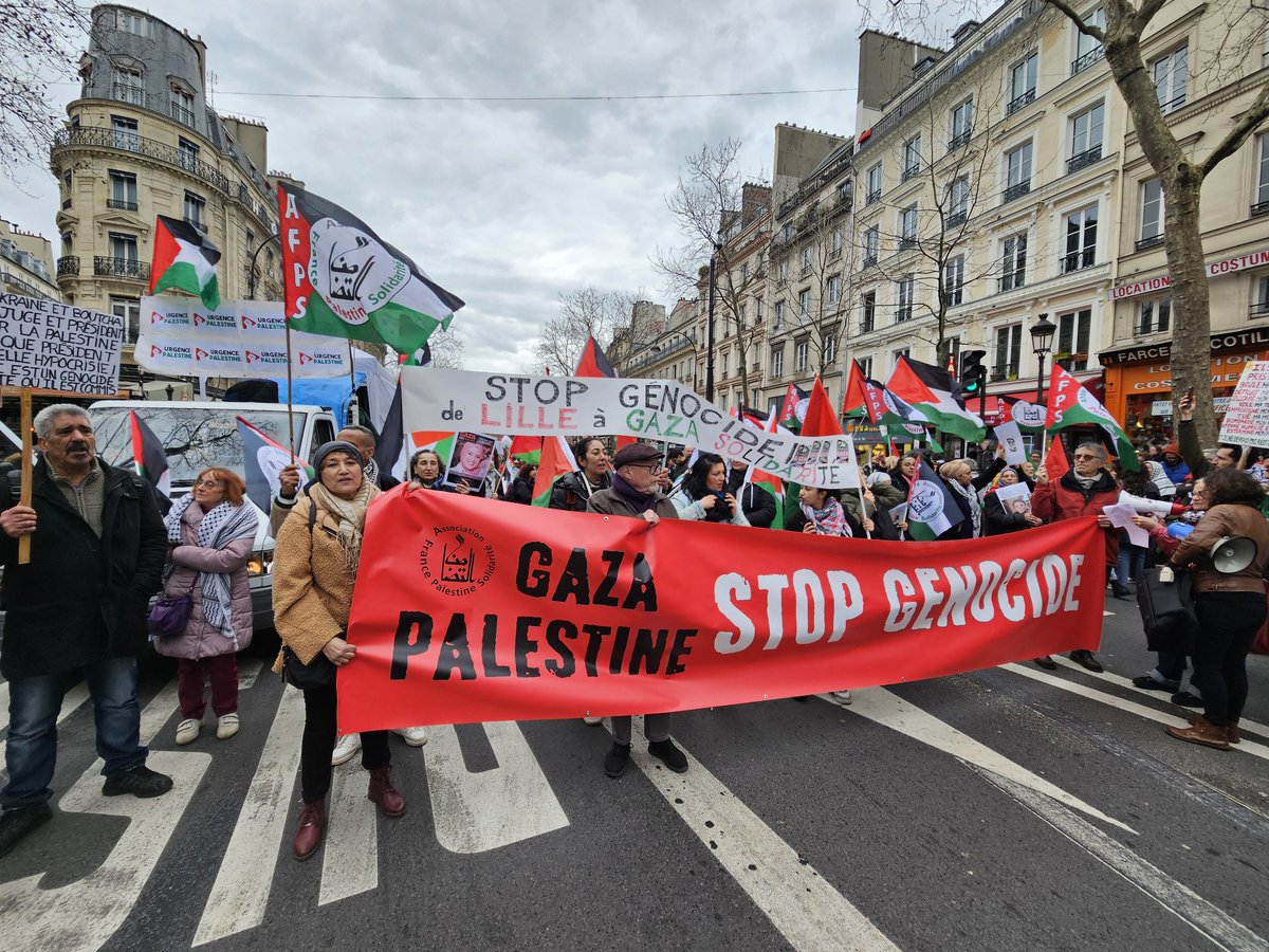 Youcefasnami's tweet photo. Manif pro Gaza. #Gazaagenocide #Palestine #Paris https://t.co/s6vhtPLdzn