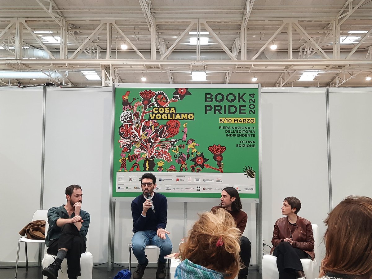 mastereditoria's tweet photo. Venerdì 8 marzo è iniziata l'ottava edizione di Book Pride! Noi studenti  non ci abbiamo pensato due volte, correndo a visitare gli stand, a partecipare agli eventi ed a respirare l'atmosfera dell'editoria indipendente italiana!
#mastereditoria #bookpride #editoria #libri https://t.co/9wsNlY1qQF