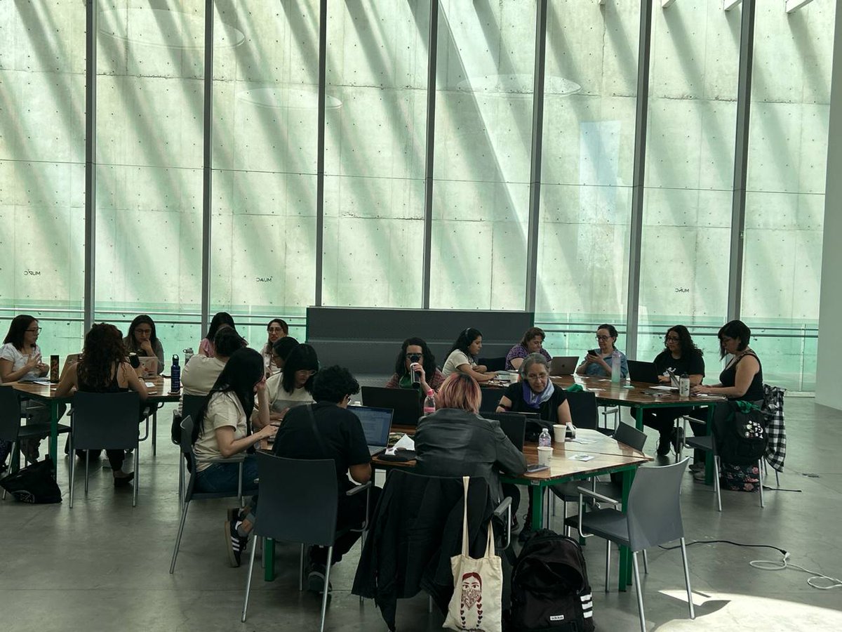 editatona's tweet photo. Ya estamos editando la #Wikipedia sobre mujeres, feminismos y otros movimientos sociales en el arte en la #Editatona de Mujeres Artistas Mexicanas 2024 @artandfeminism desde el @muac_unam, @UAMAzcOficial y en línea. 💻👩‍🎨

#8M2024 
#MarzoExtendido
#NuncaMásWikipediaSinNosotras 💜 https://t.co/Dmn7KvBuDH