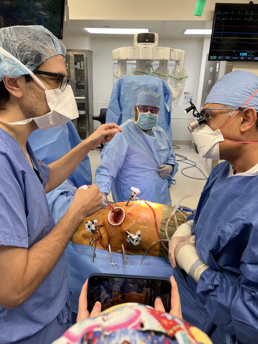Groundbreaking day yesterday with Dr. Danny Ramzy, MD, PhD, Prof. & Chief of Cardiac Surgery at @memorialhermann, proctoring our 1st robotic mitral valve repair! 

His expertise, energy & passion were invaluable. 

Grateful for his mentorship as we advance robotic cardiac surgery