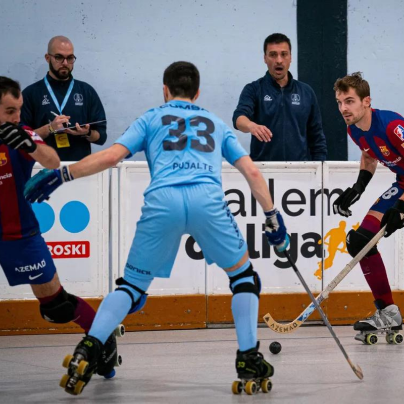 esport3's tweet photo. 🚨Sant Just-Barça, final inèdita a la Copa

🏑🔴🔵Els culers s'han desfet d'un lluitador Voltregà(3-2)

😳Final de contrastos: el Barça jugarà la seva final núm 40; el Sant Just, la primera 

📺La final, diumenge a les 20.00 des de Calafell per @esport3

📲https://t.co/1bDA9MZhOB