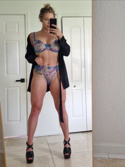 Bet you couldn't escape my leg wrap 😏 https://t.co/7cL2dn8wE8