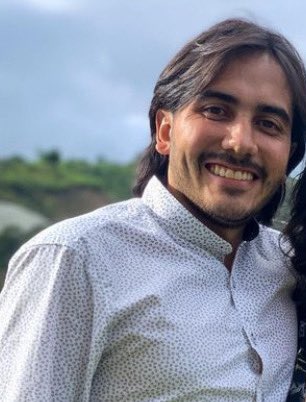 claoyepes's tweet photo. #DondeEstaCamilo #AndresCamiloNoAparece Dios 704 días! Padeciendo mi dolor! Dolor de quienes sufrimos y oramos por nuestros hijos! Dolor de Madre! Desgraciado quien hace daño y mal a personas buenas! No tiene madre! Sabrá el de donde nació! Camilo no aparece y nadie dice nada! https://t.co/92F2ZghW8J