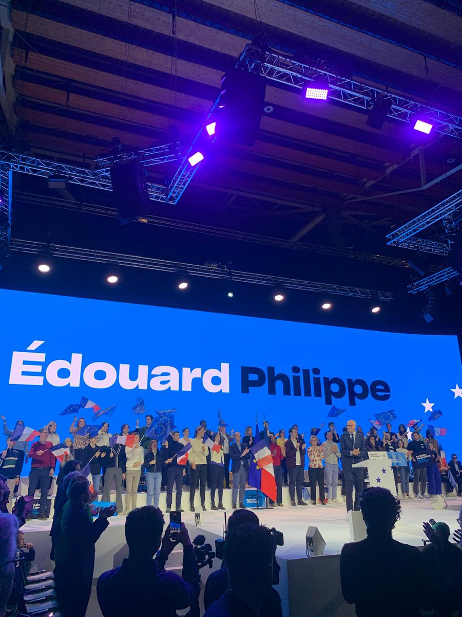 « Nous avons fait l’Europe pour être prospères et libres. Nous voulons que la France et l’Europe démocratique ne doutent plus mais affirment la puissance de leur ambition. » <a href="/EPhilippe_LH/">Edouard Philippe</a> aujourd’hui à Lille pour le meeting de lancement de la campagne des Européennes. 🇪🇺