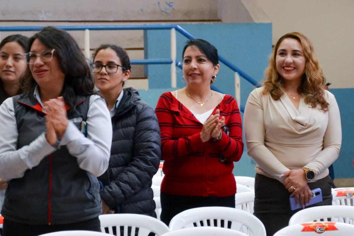 Mujer universitaria de la Técnica de Norte, gracias por contribuir con su inteligencia, servicio y enseñanza.
¡Viva la mujer universitaria!