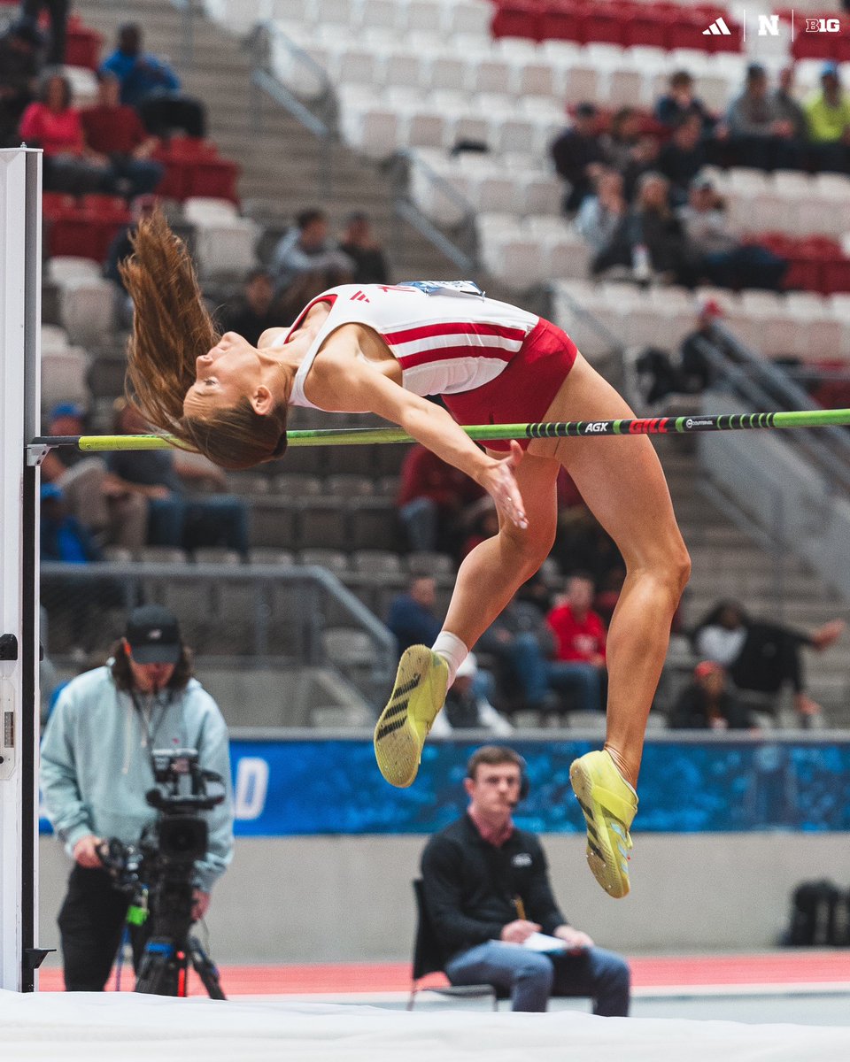 Jenna Rogers: 4x HJ First-Team All-American👑

With a clearance of 6-2 (1.88m), she ties for 6th!