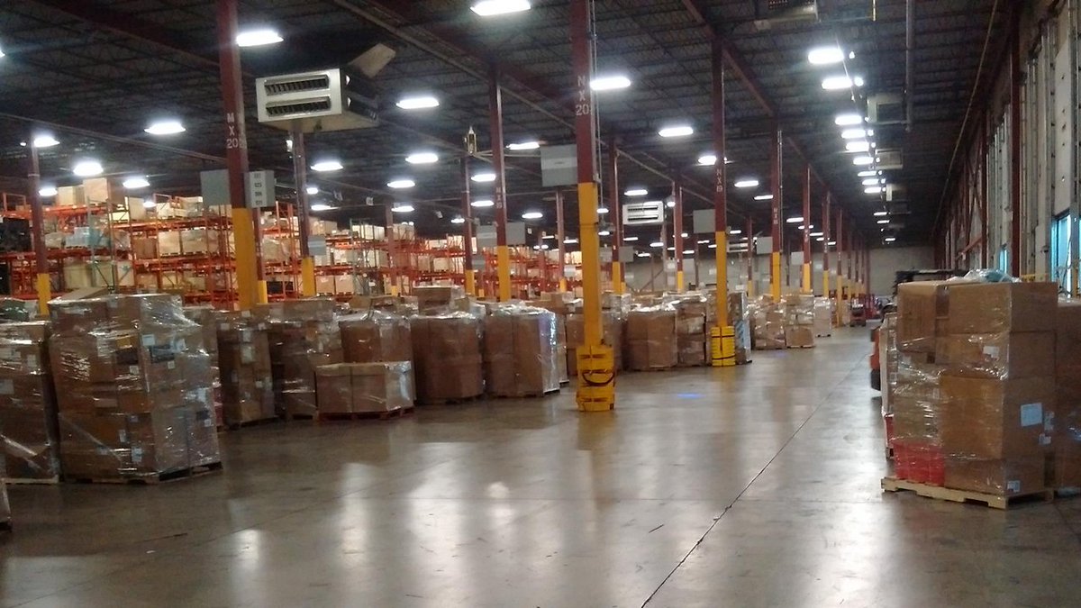 Apps_Cargo's tweet photo. Check out our Mississauga warehouse—it's giving major Costco vibes!
From towering stacks to endless aisles, we're stocked up and ready to prepare all your shipments!
#APPSCargo #Costco https://t.co/5qHWRGX3y2