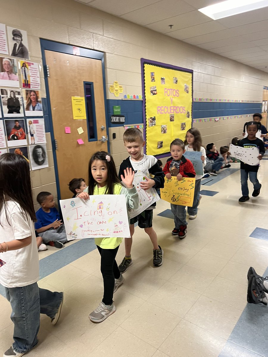 MsSandySalazar's tweet photo. Wrapped up #ReadAcrossAmerica Week with a new @NISDEllison tradition!
πβ€οΈπ #FigureItOutParade @NISD_ECE @nisdelemelar https://t.co/B472Jih31h
