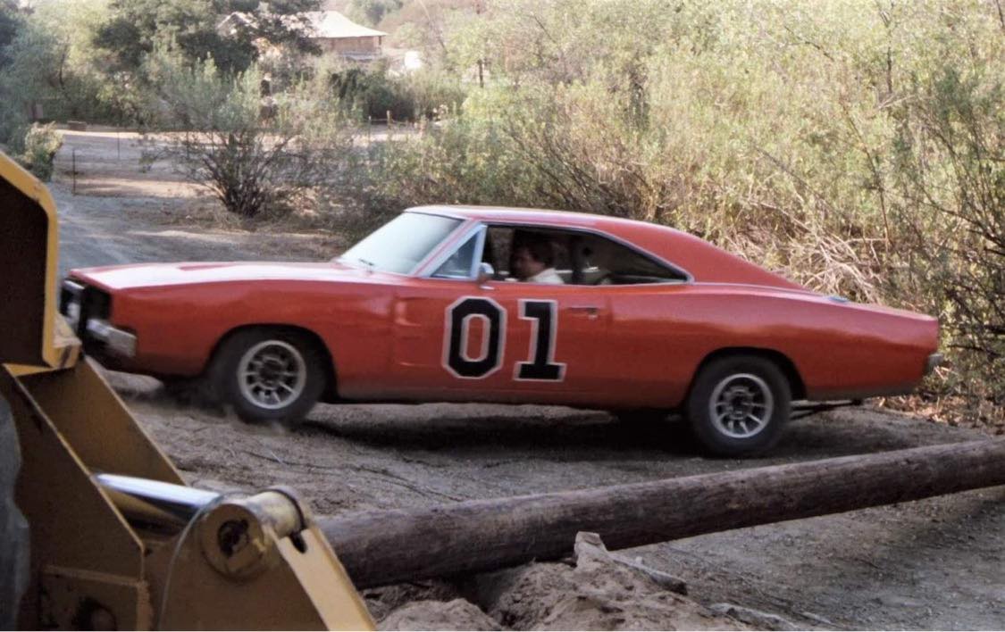 Stuntman Angelo Lamonea Doubling Vance Duke in an episode during season 5 of the Dukes of Hazzard!
#dukesofhazzard #dixiehorn #stunt #duke #dukes #generallee #1969charger #80s #share #follow #jump #car #stuntman #carjump #carwreck #boduke #hazzardcounty #hazard #dukes #stunts 📺