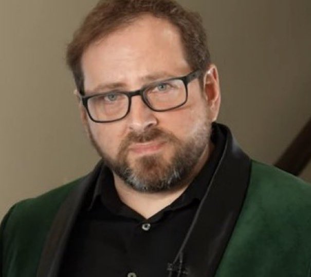 Popular game developer ‘Scott Cawthon’ breaks his decade long streak in the game Mannequin today as he displays his first steps for the first time in 10 years. 

To learn more watch here: youtu.be/dgxPlUgIqSA?si…