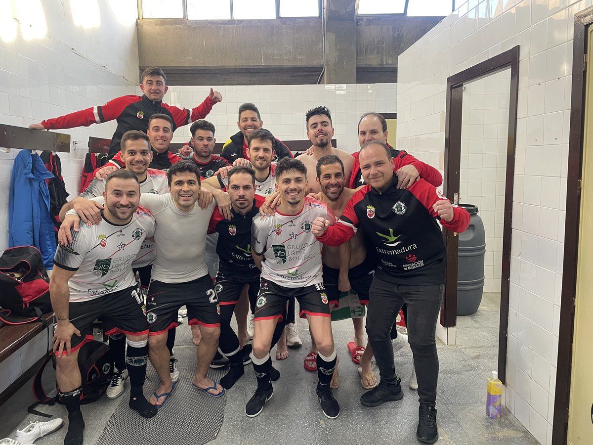 Temporada 23/24
2 División Nacional B
Grupo IV
Jornada 23

<a href="/grupolopez14/">GrupoLopezBolañosFS</a> 6-3 <a href="/ssv_fs/">Sierra San Vicente FS</a> 

<a href="/roman_cory12/">Roman</a> ⚽️⚽️⚽️
<a href="/AlexGonzalez008/">Alejandro Gonzalez</a> ⚽️
<a href="/Yeray76757875/">Yerayytete10</a> ⚽️
Rafa ⚽️

+3 en un partido al que salimos tarde y nos tocó remontar el 0-2 inicial.Seguimos 💪🏻🤍🖤❤️

#elsueñocontinua 
#123👼🏻2💫🤍🖤❤️