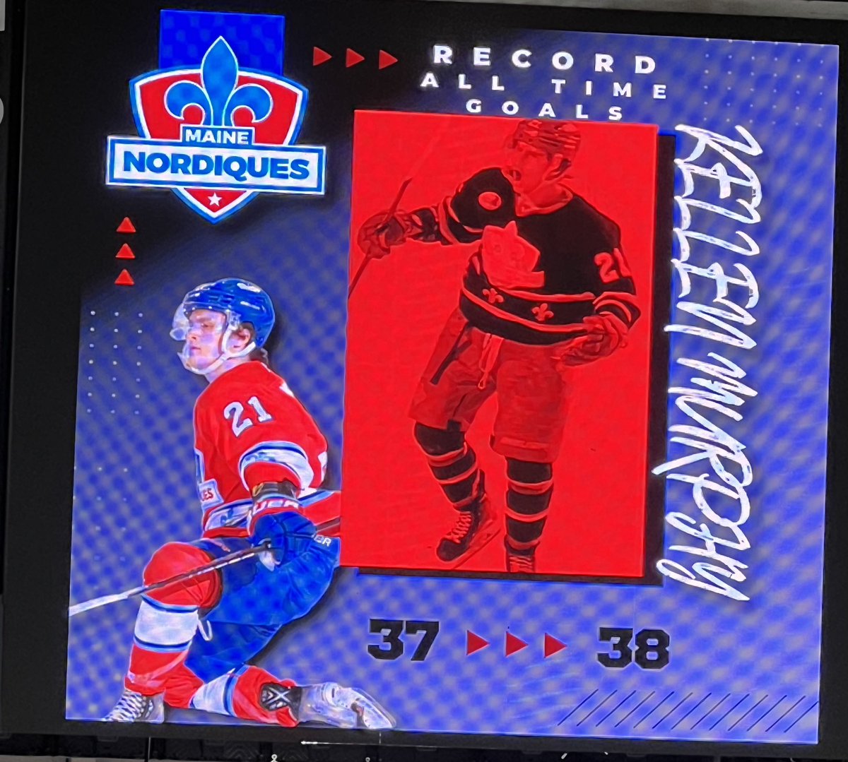 DiMurph112's tweet photo. Congrats to Kellen tying goal and record holder https://t.co/p4SEKaOKDc
