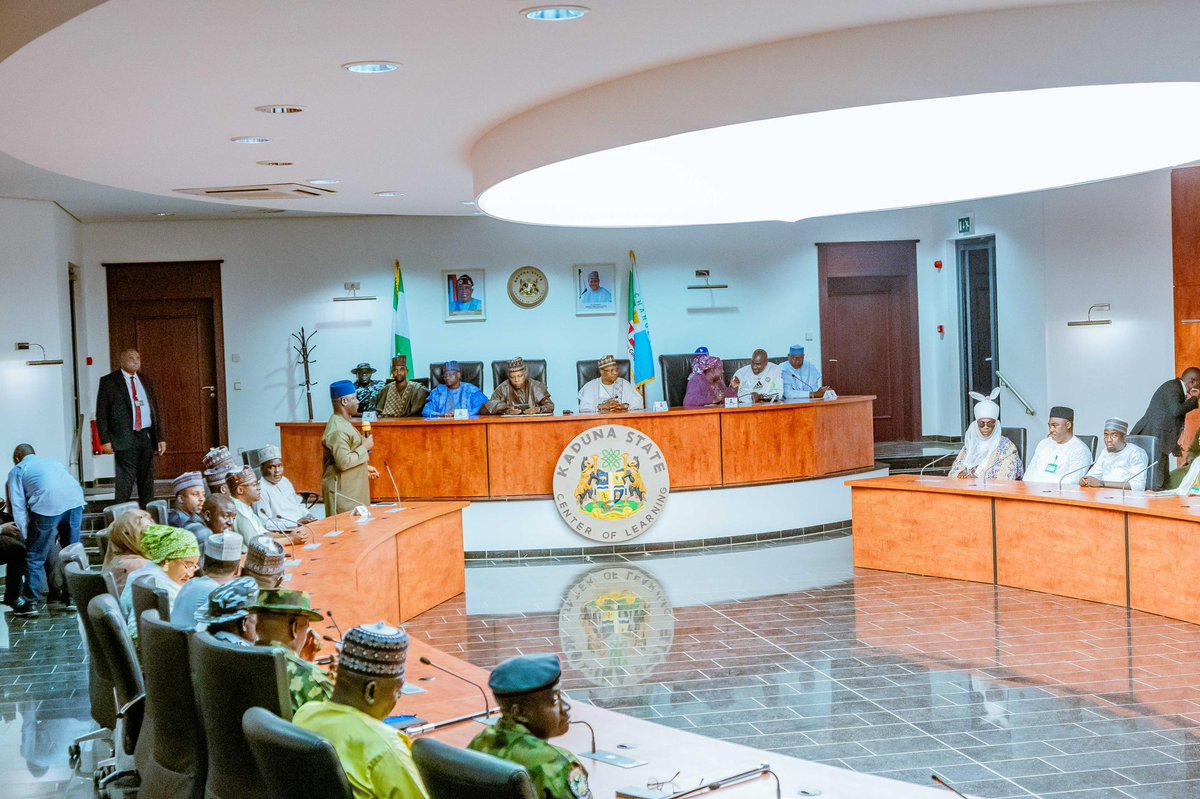 Leave No Stone Unturned In Rescuing Kaduna School Pupils, President Tinubu Orders Security Agencies * VP Shettina meets security agencies, stakeholders in Kaduna, assures of lasting solution President @officialABAT, GCFR, has directed security agencies to leave no stone…