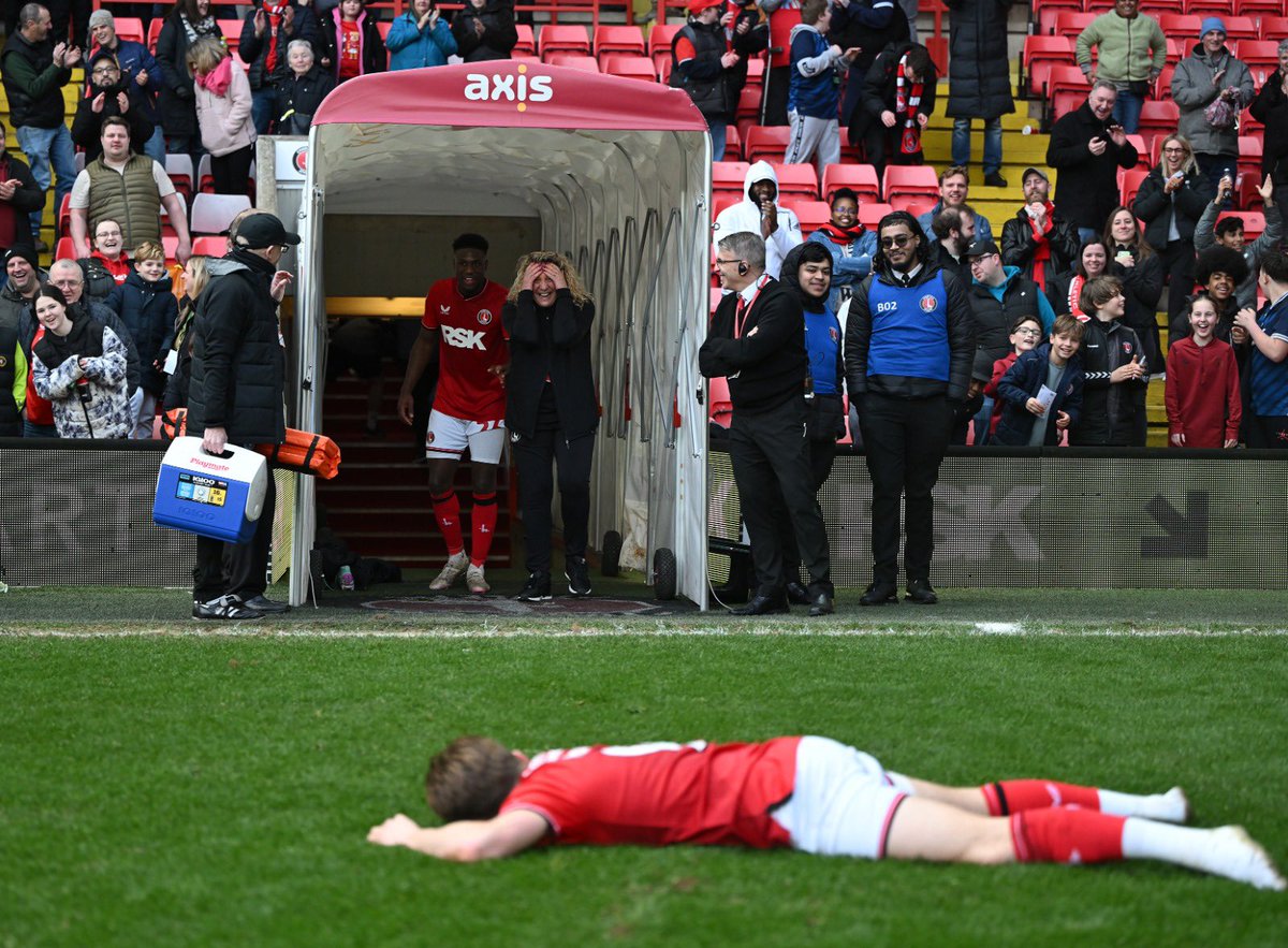 Me:- Thierry you’re doing the tunnel jump Thierry:- What do i do? Alfie:- I will show you Alfie fails dramatically 🤣 Thierry to me:- Is that what I do? Me:- Noooooooooo!!!!!!!! #cafc