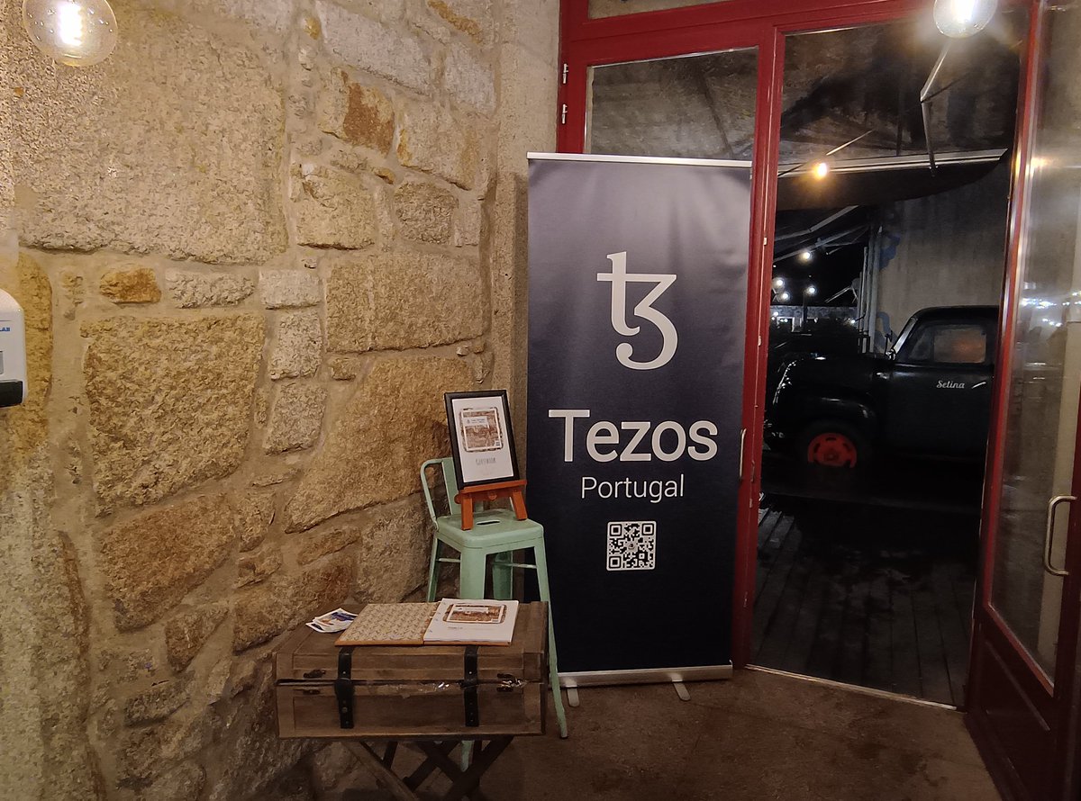 The <a href="/TezosPT/">Tezos Portugal</a> event just started in Porto. Already many people here. Love the setup <a href="/rubisco/">anthy</a>, well done. 

Thanks <a href="/TezosCommons/">Tezos Commons</a> for making this possible. 

We will enjoy the night and connect with each other. Well done, Love this ♥️, let it grow . 

#Tezos