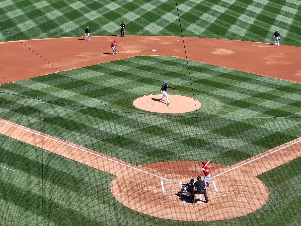 hilbert_jack's tweet photo. @diamonddiehards play ball! https://t.co/kSBXqWUAeo