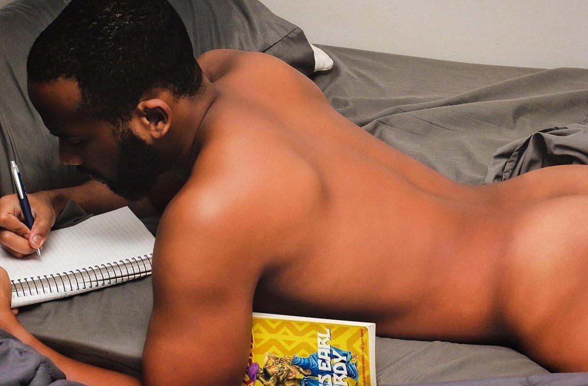 JamesEarlHardy's tweet photo. @TheWorldofKevin (aka David in #BBoyBluesThePlay), journaling with Mitchell &amp; Raheim beside him ☺️🤗🥰

Wishing u a better than jood 🎂, Mista! 🥳🎈🎁🍷💐✊🏽🤎
#2ndtimearound #bboybluesseries 
#book2 #pooquieandlittlebit4ever #itsalljood 💙 https://t.co/TyMu9o8AE1