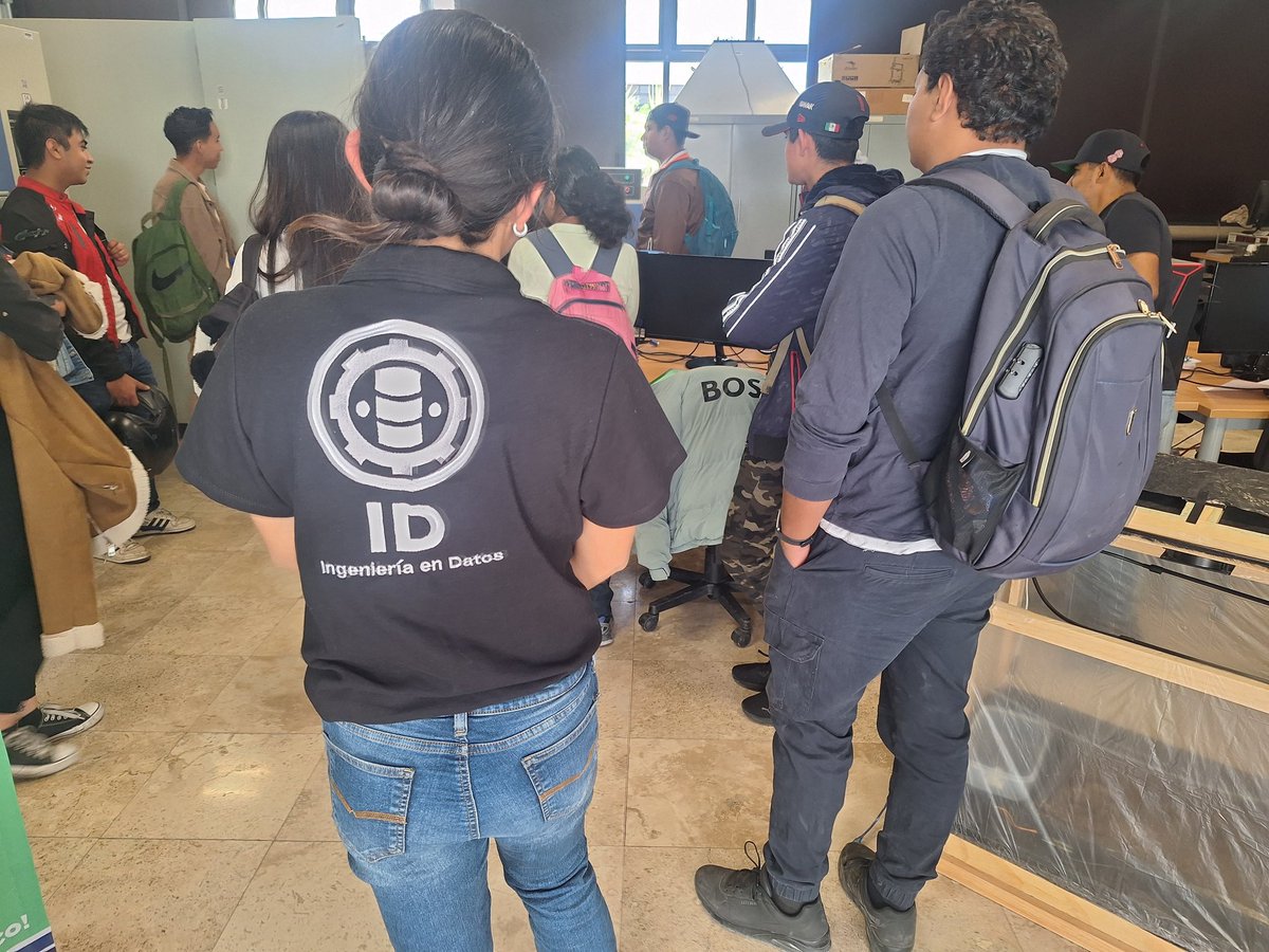karyrivs's tweet photo. Hoy inicia la historia de nuestros aspirantes a la carrera de Ingenieria en Datos en UPQ... sin duda una excelente decision. Grandes  oportunidades laborales en Ciencia de Datos en Queretaro estan esperando por ustedes.. 🤗 https://t.co/heVn8q2D3e