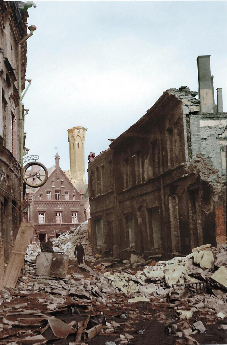 Why is Estonia so keen on aiding Ukraine? 

Well, 80 years ago Soviet Russia carpet bombed Tallinn and many other cities. In the capital, ca 800 died, and 20,000 lost their homes. 

Estonians know how it feels to be under attack. 

Photo by: Hilja Fernanda Eonurm