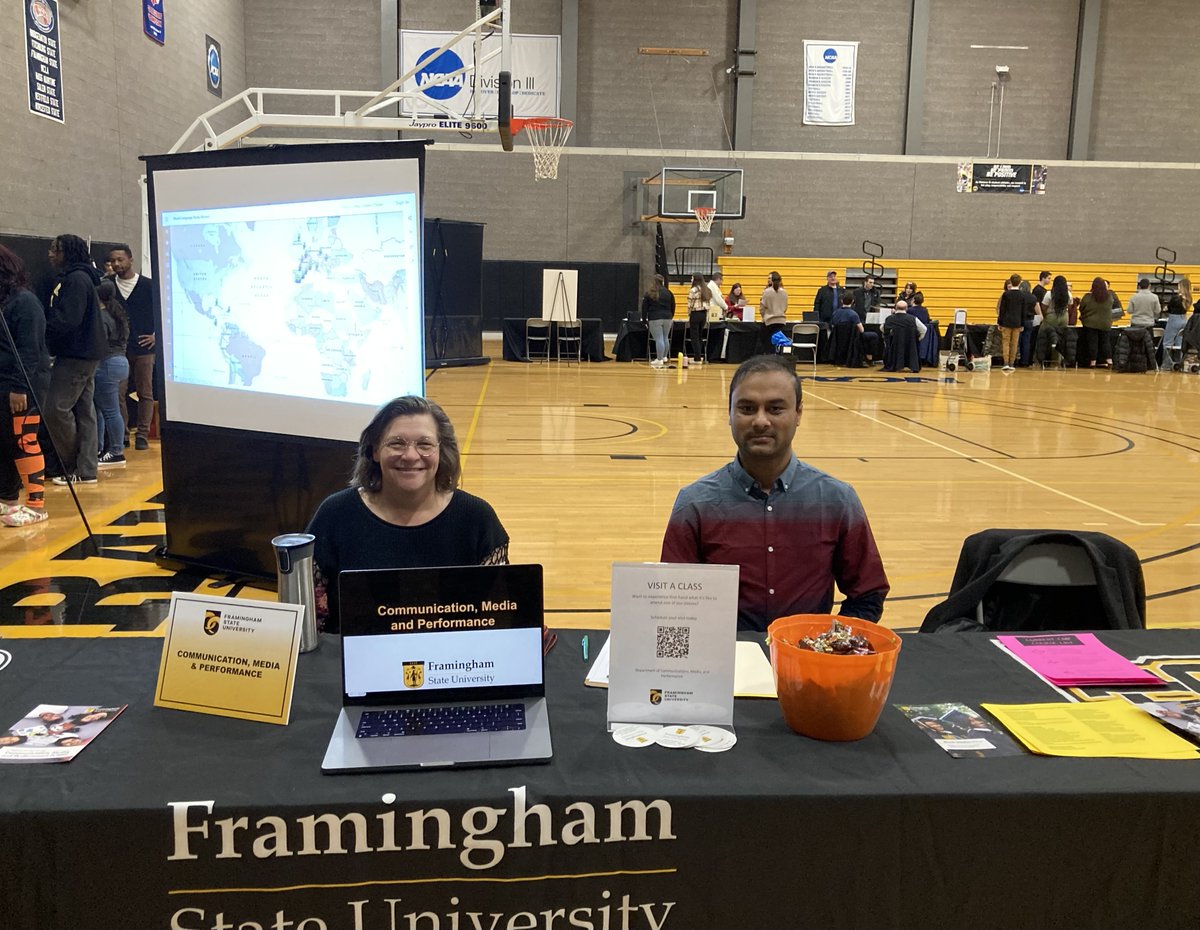CommartsFsu's tweet image. Communication, Media, and Performance faculties are here at Spring Open House Program at Framingham State University! Prospective students came and connected with faculties and current students to explore the academic program! #CommunicationArts #FraminghamState