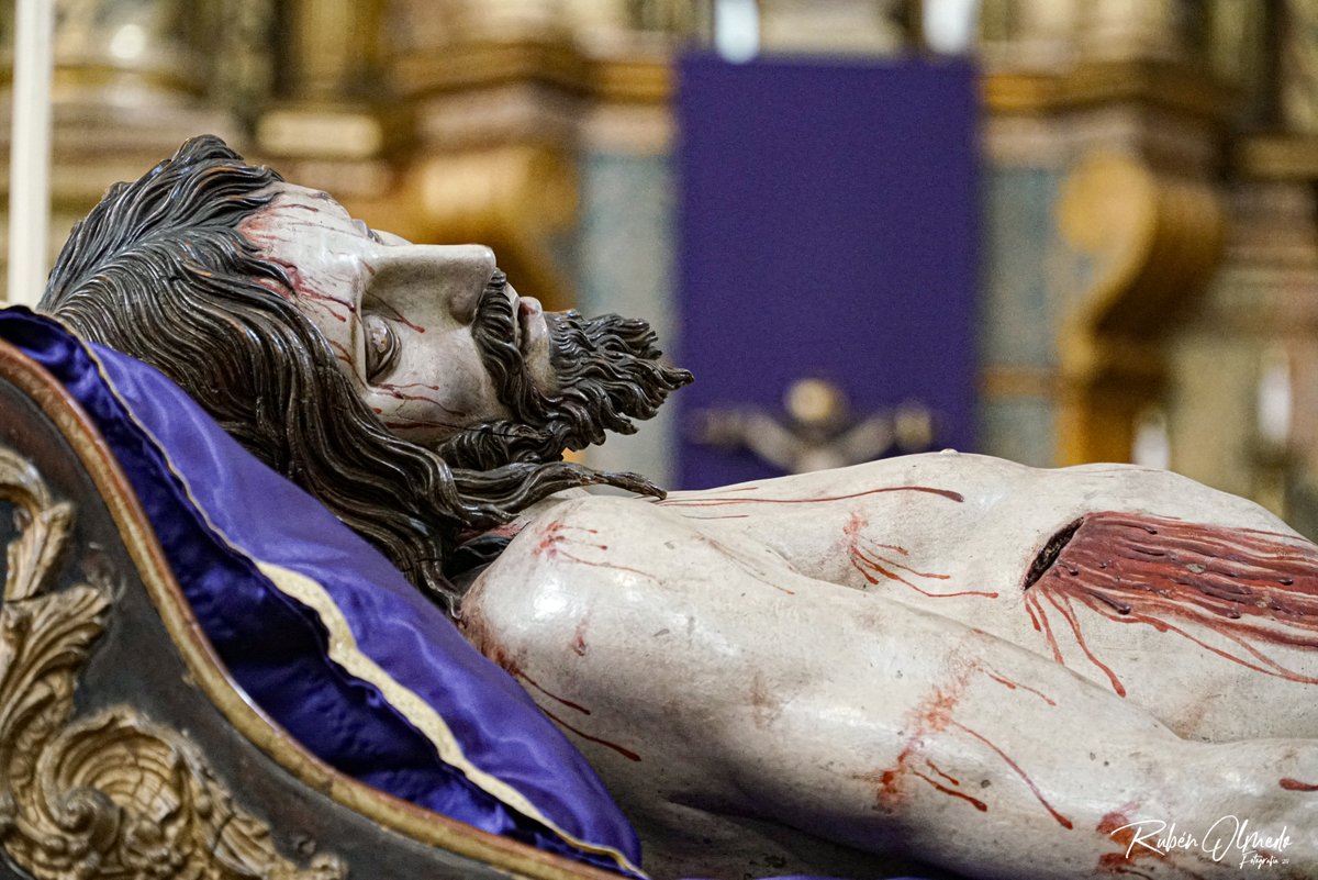 RubenOlmedo's tweet photo. Cuaresma 2024, Veneración al Sto Cristo Yacente en la Iglesia de San Miguel @Descen_VA Simplemente maravilloso. Detalles en el enlace.. https://t.co/LgFOR0W5tj @vallpasion @jcssvall https://t.co/11nBluJIIM